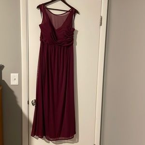 David’s Bridal sangria colored bridesmaid dress size 14